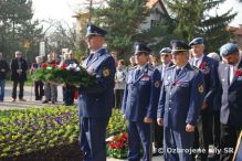 Vzdun sily si uctili  De vojnovch veternov